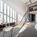 דירה Bright Loft, By Cohost *