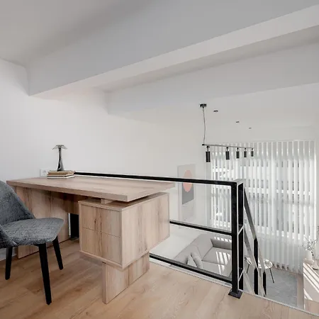 Bright Loft, By Cohost דירה *