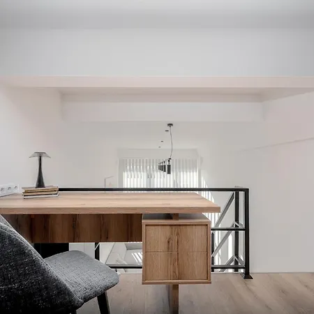 Bright Loft, By Cohost Апартаменти *