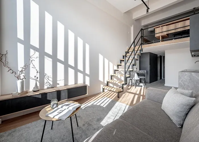 Apartment Bright Loft, By Cohost *